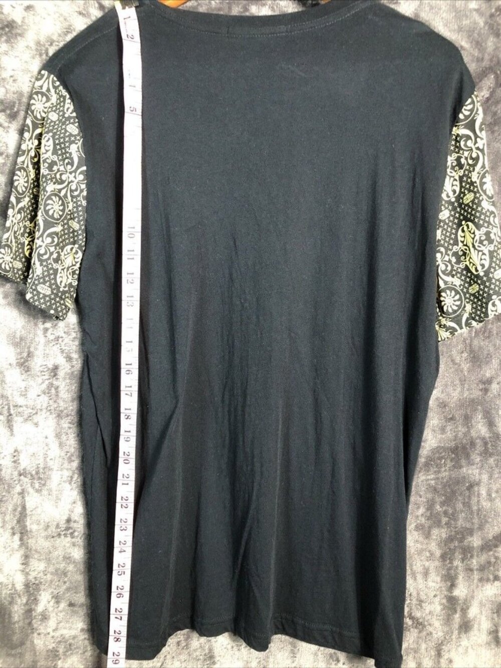2 Men Men’s Pocket Tee Shirt Two Toned Black Yellow Geo Print Shirt Size L - Picture 6 of 8